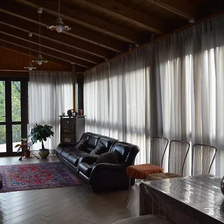 Bed & Breakfast Zest House *