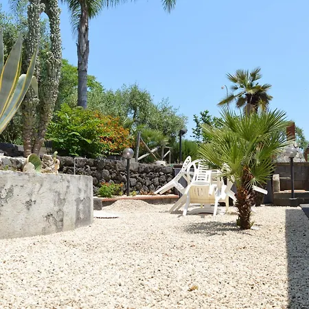 Zest House Bed & Breakfast 3*